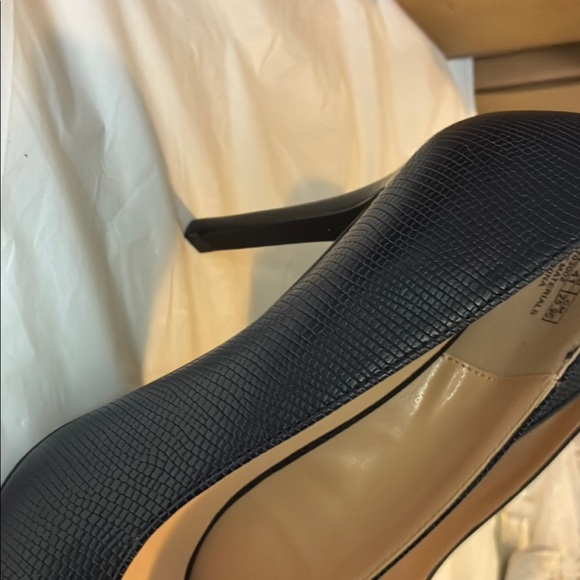 Jenn Ardor Black Classic Stiletto Heels - Picture 5 of 9